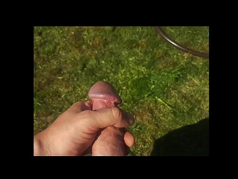 ❤️ ګرم hottie خپل ګلابي بلی fucked او د اوړي په باغ کې د squirt سره cums ترلاسه کوي ❤️ ☑